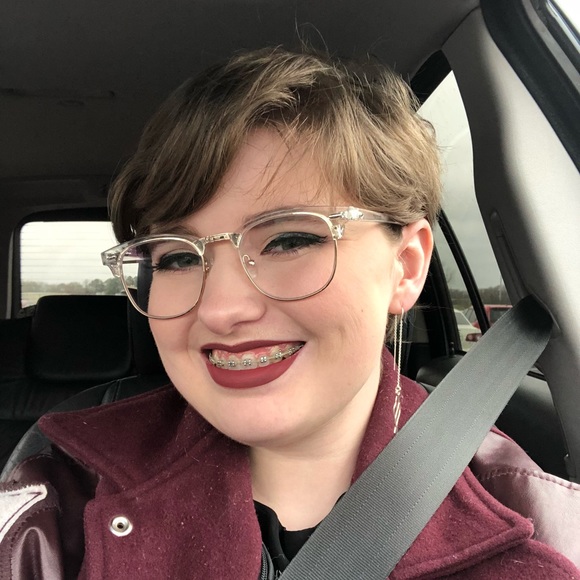 Meet your Posher, Ali - Picture 1 of 1